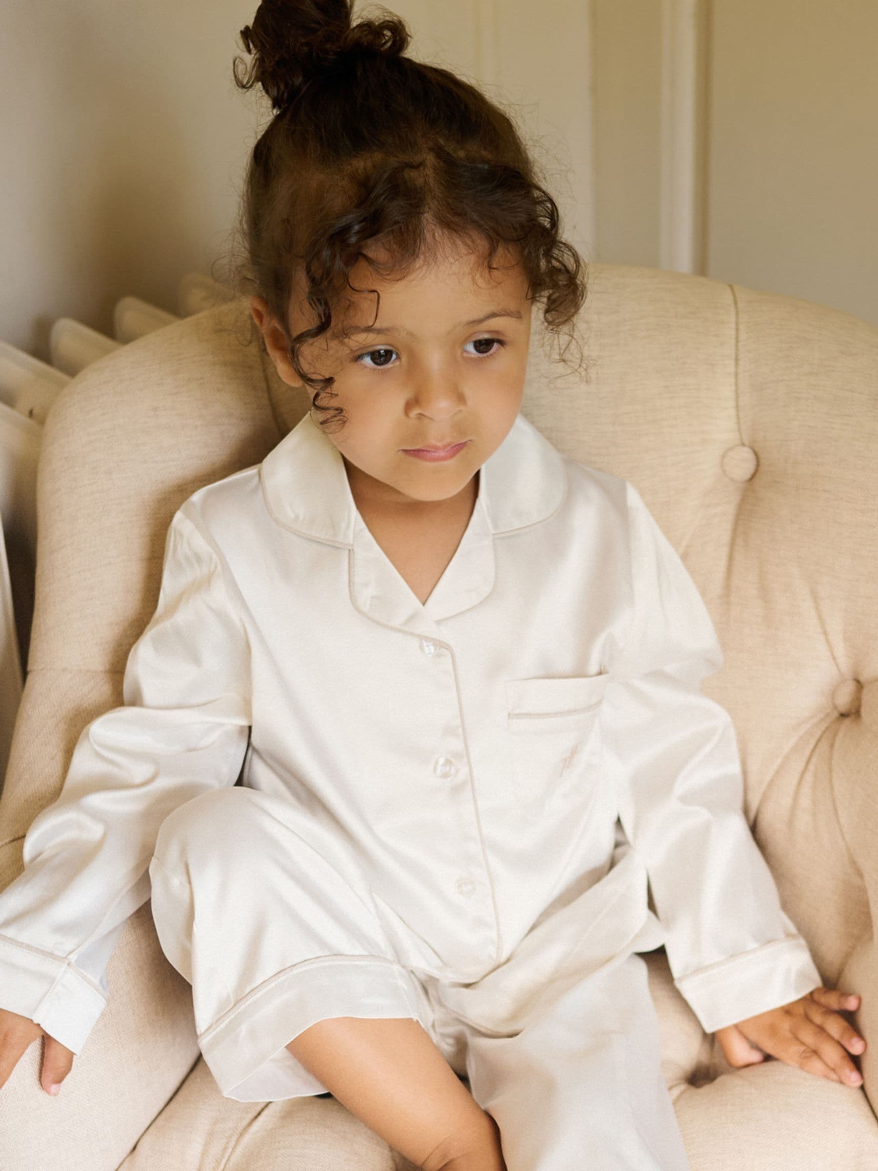 Crème - The Little Tailor Satijnen Kinder Kerstmis Pyjama's met Knoopsluiting