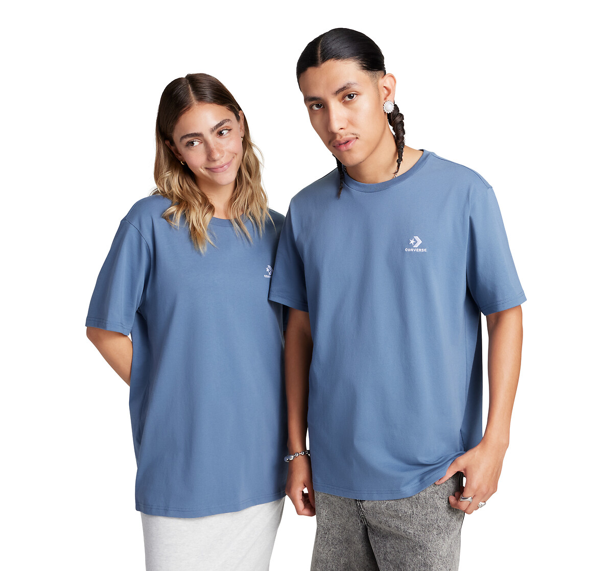CONVERSE<br>Camiseta unissex, manga curta, com estampa de estrela e chevron