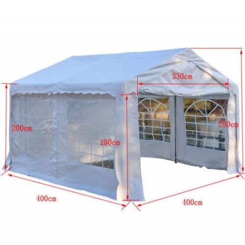 Tenda branca para jardim com janelas e porta.