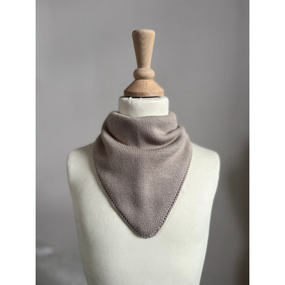 Køb Pine Cone Beige Leo Savlesmæk