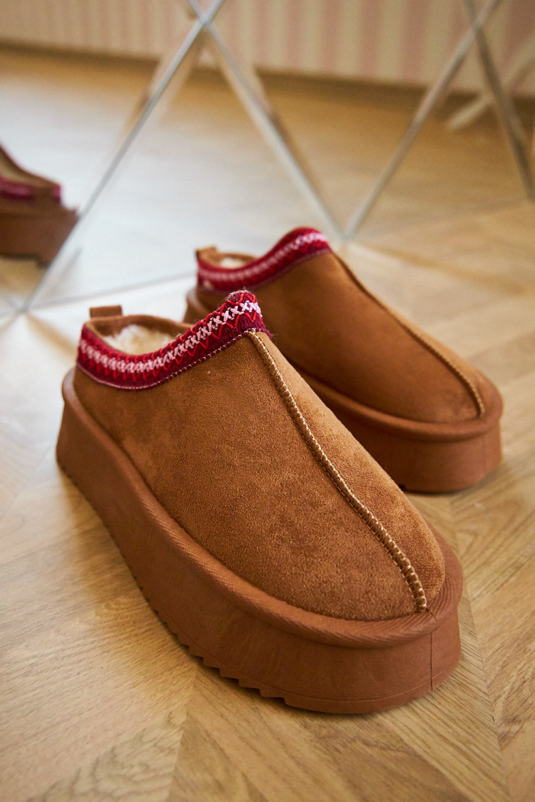Bottines chaussons en velours compensés
