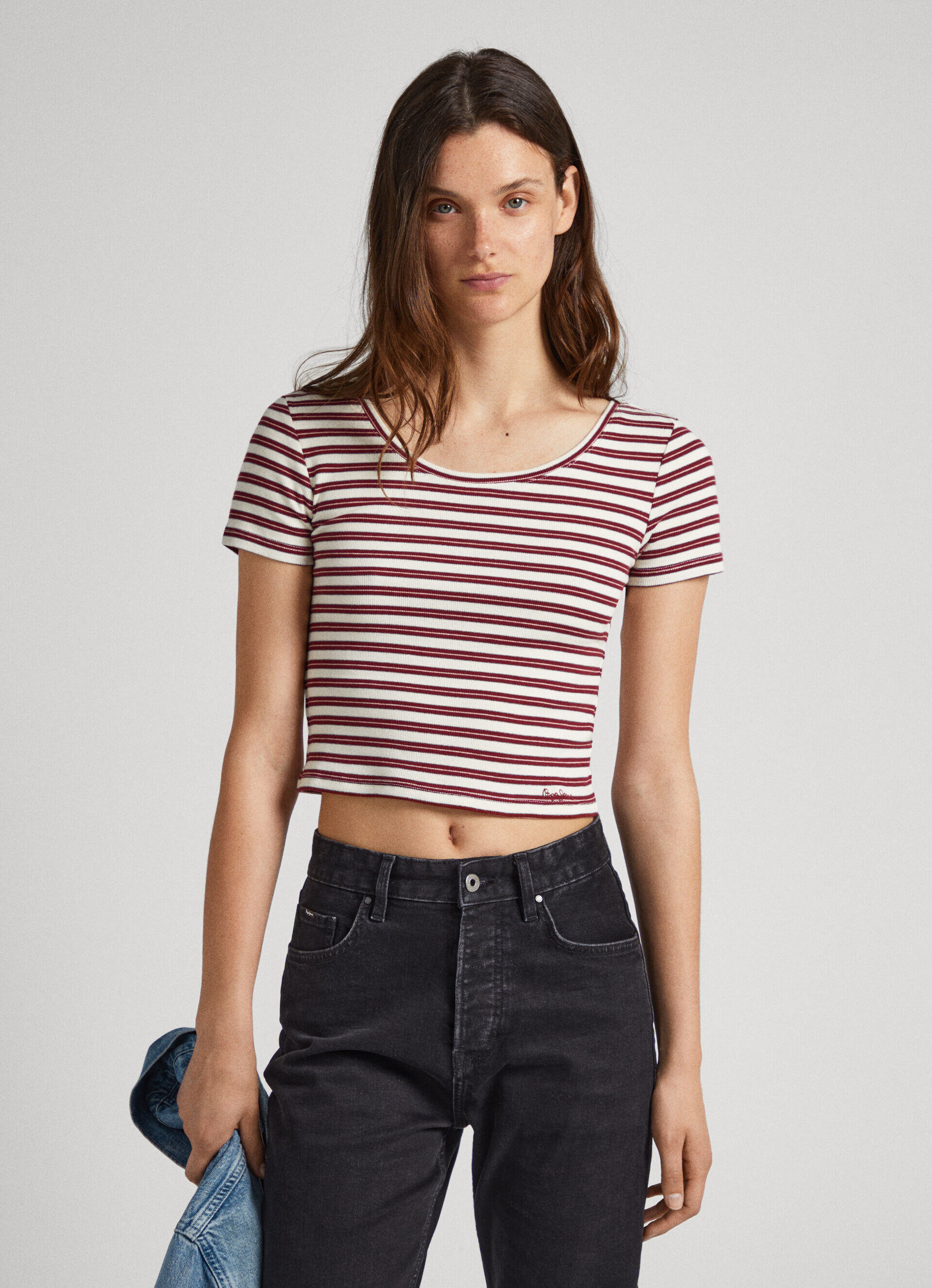 CAMISETA CANELADA COM ESTAMPA LISTRADA - multicolorida