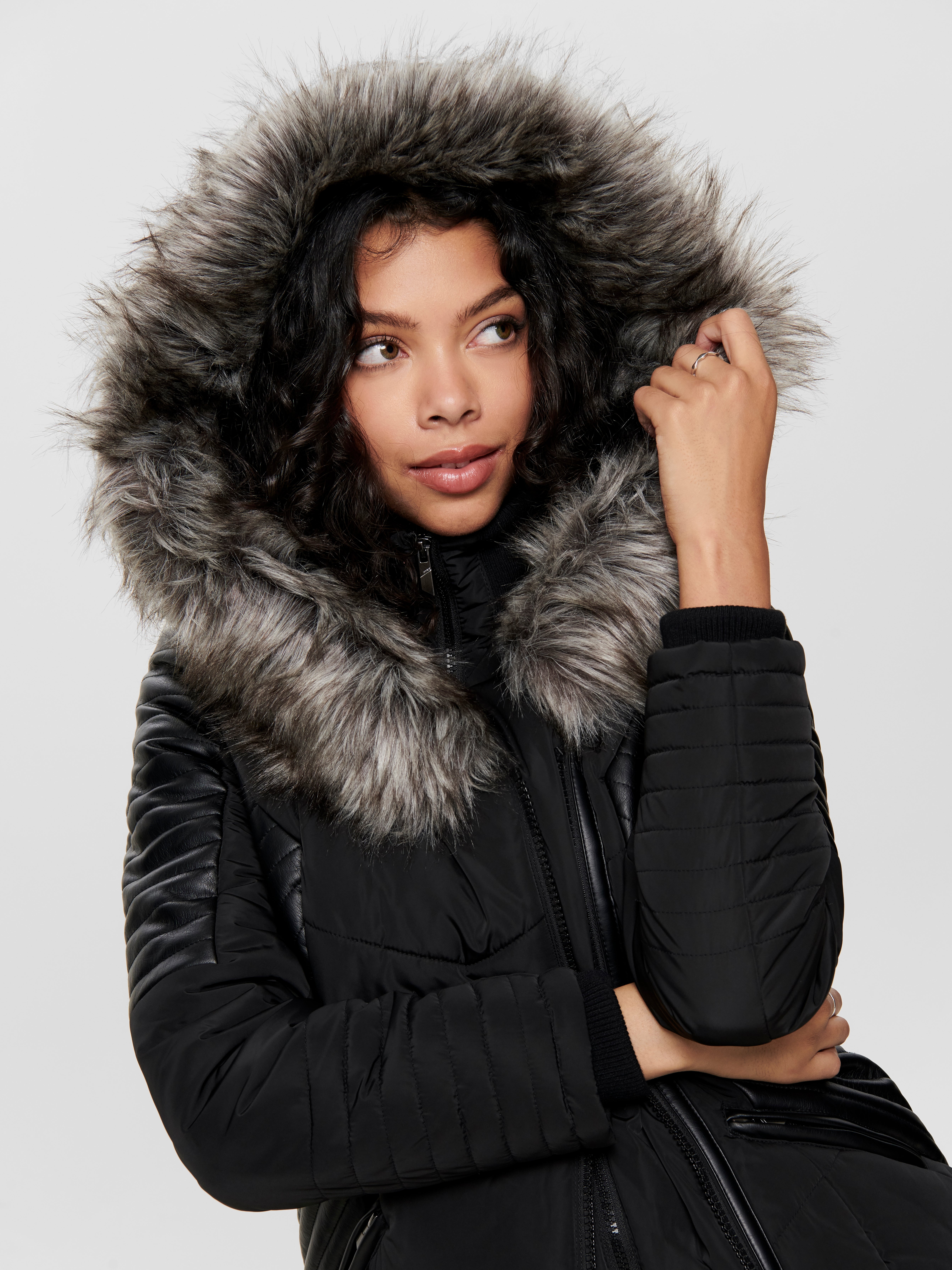 ONLLINETTE Jacke Black
