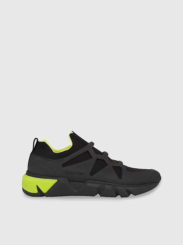 Tênis de neoprene sem cadarço