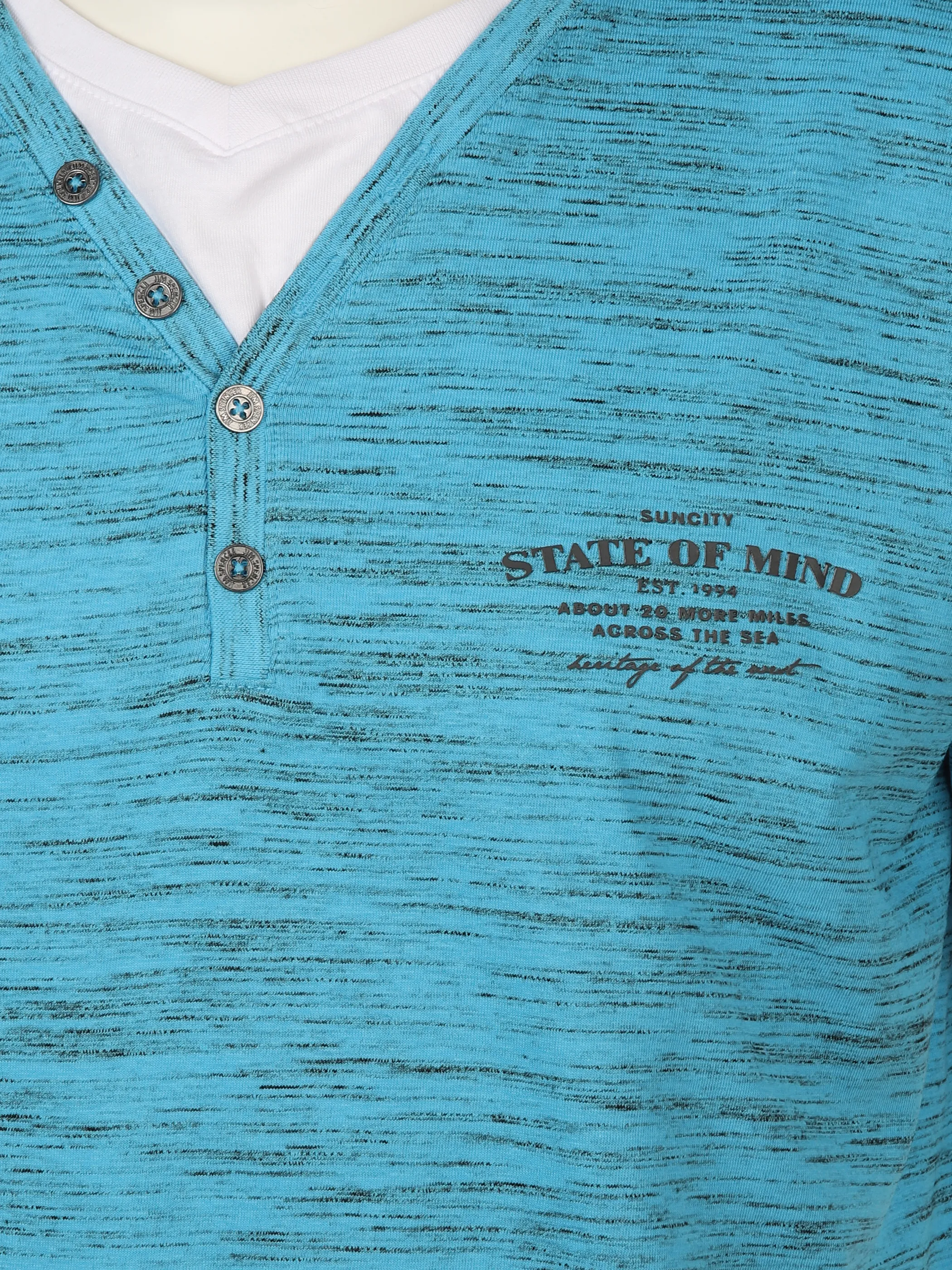 Herren Henleyshirt in 2in1 Optik