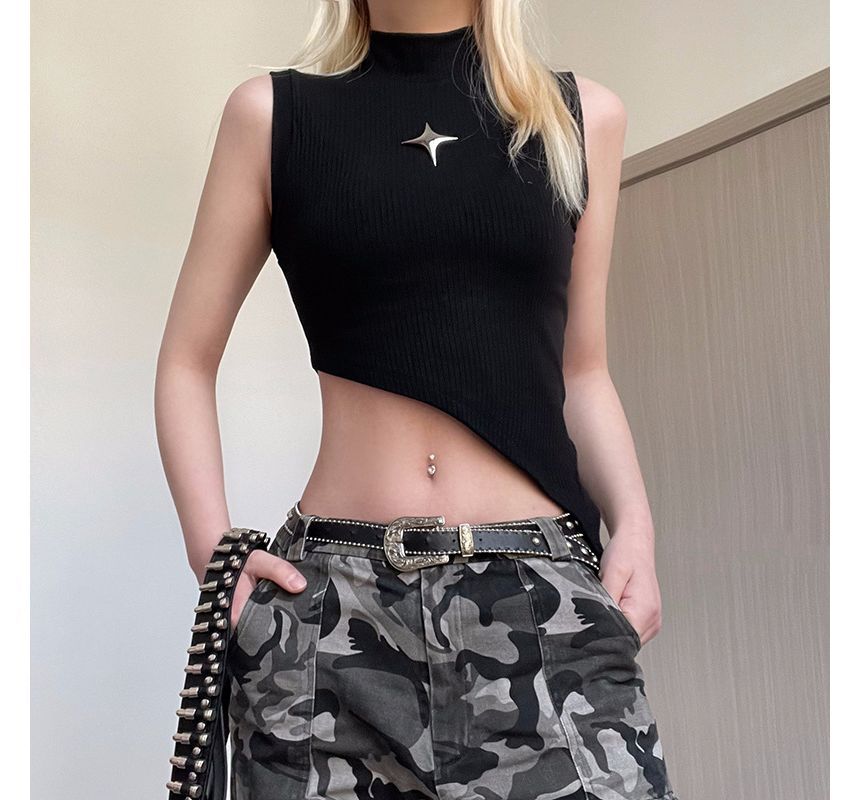 Trisica - Mouwloze asymmetrische crop top met mock-neck