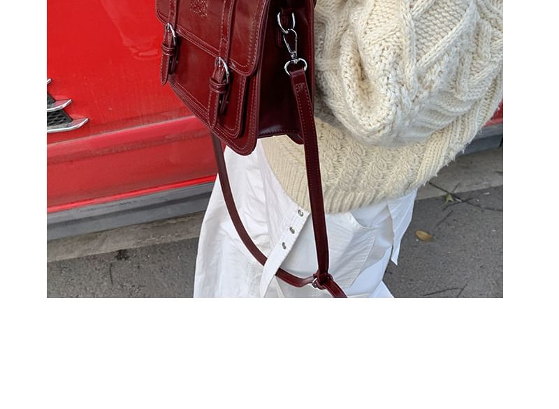 Letheroni - Crossbodytas met gesp en imitatieleren letters