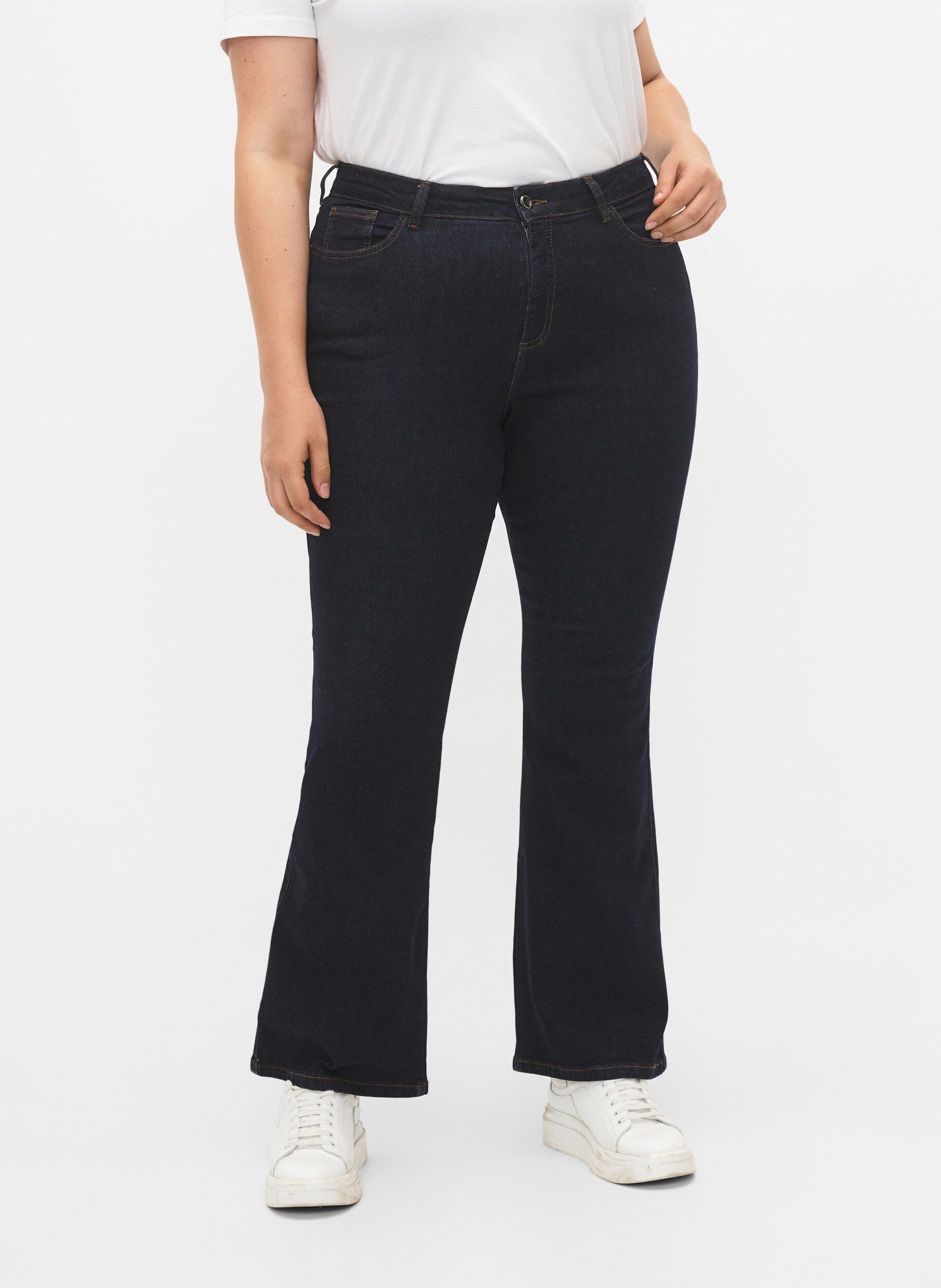 Ellen bootcut jeans med høj talje