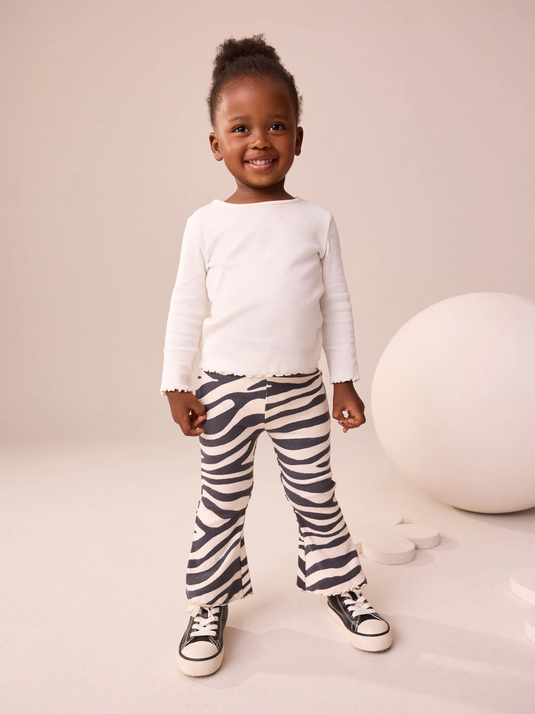 Zwart/wit - Geribbelde flare legging (3 mnd-7 jr)