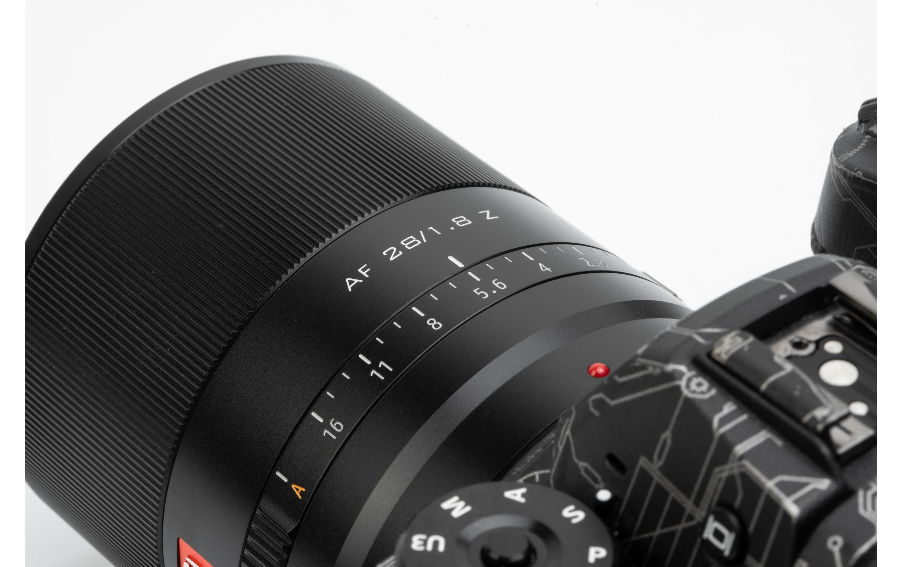 Festbrennweite AF 28mm F1.8 – Nikon Z<br>Autofokus-Objektiv mit grosser Blendenöffnung für Nikon Z-Mount