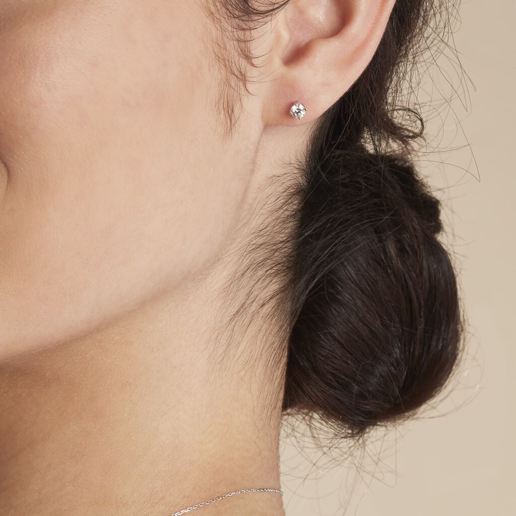 Boucles D'oreilles Puces Or Blanc Victoria Diamants