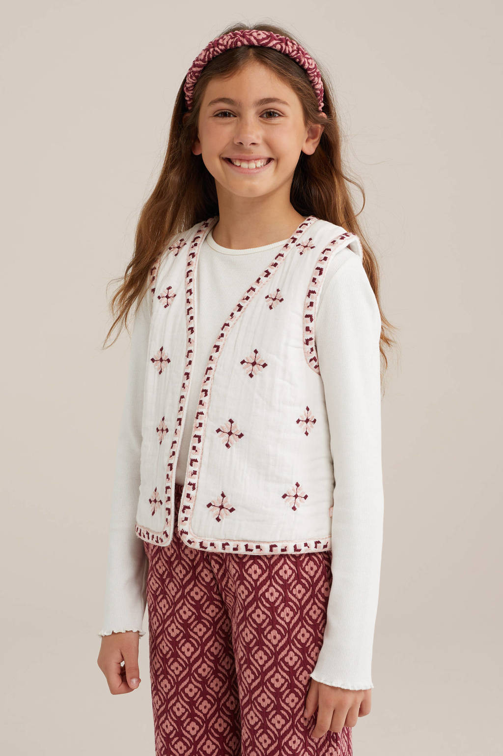 WE Fashion gilet met all over print en borduursels wit/donkerrood/lichtroze