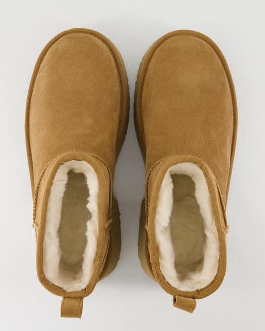 UGG Classic Ultra Mini New High Stiefeletten in Beige