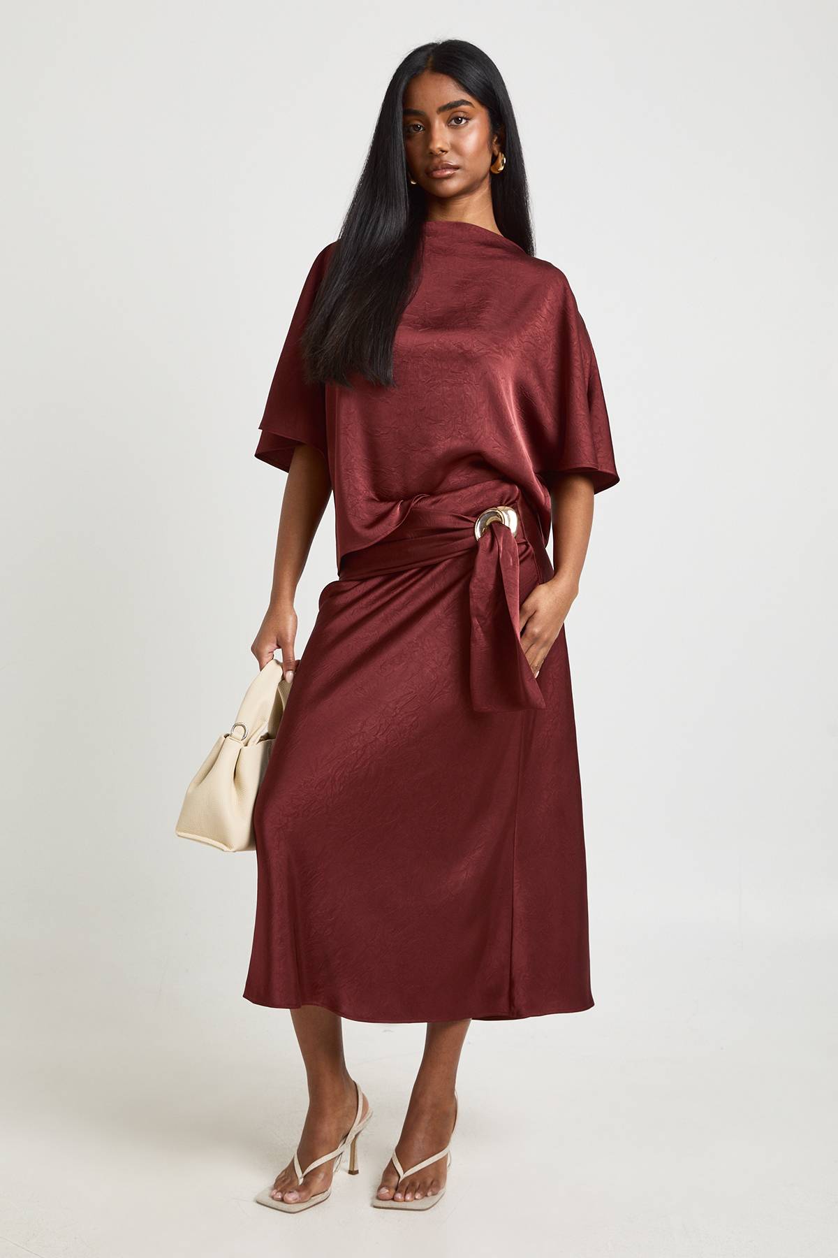 boohoo Jupe Mi-longue Portefeuille En Satin Texturé