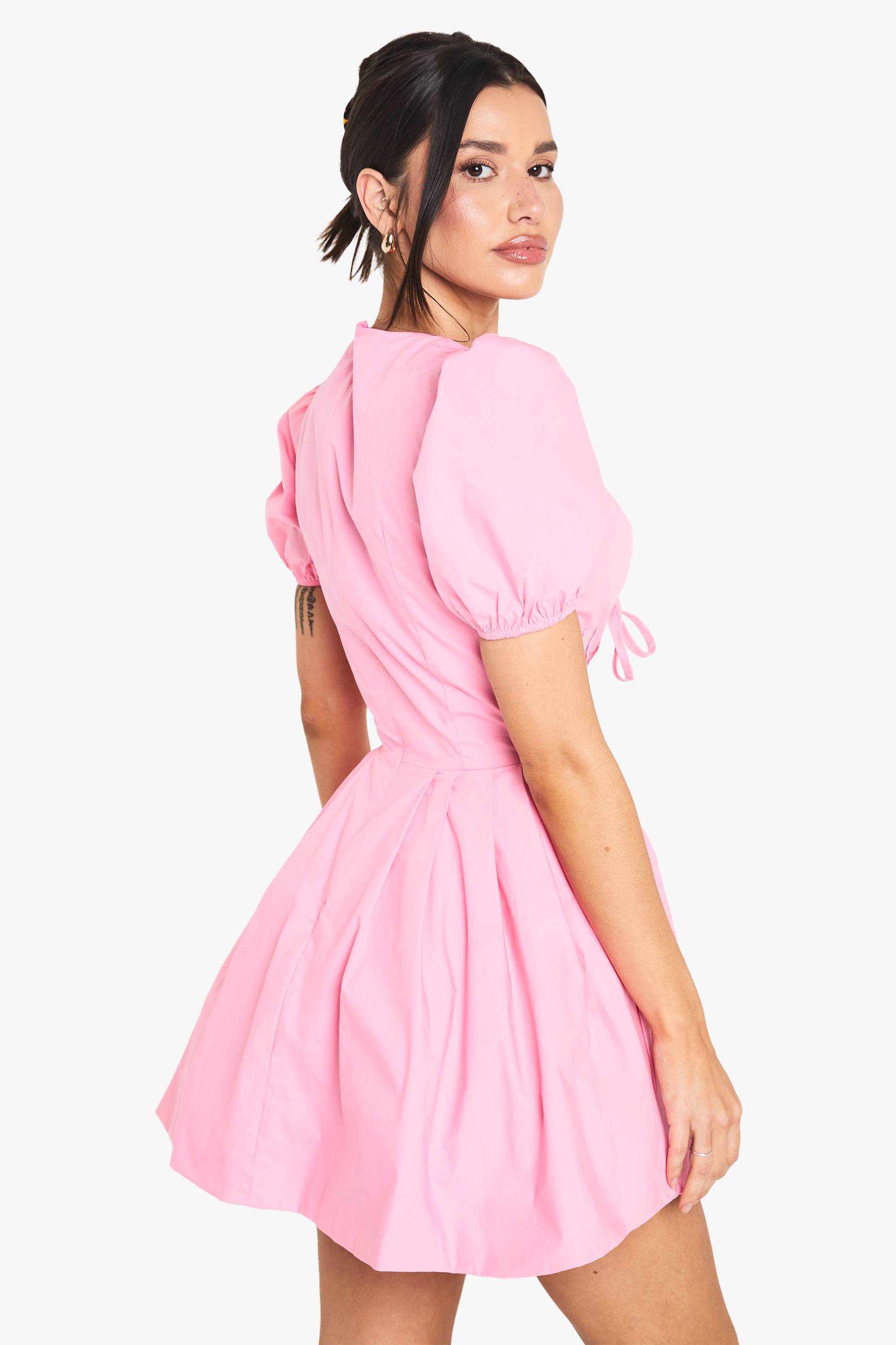 boohoo Robe skater longue avec détails de corset, manches bouffantes et style laitière