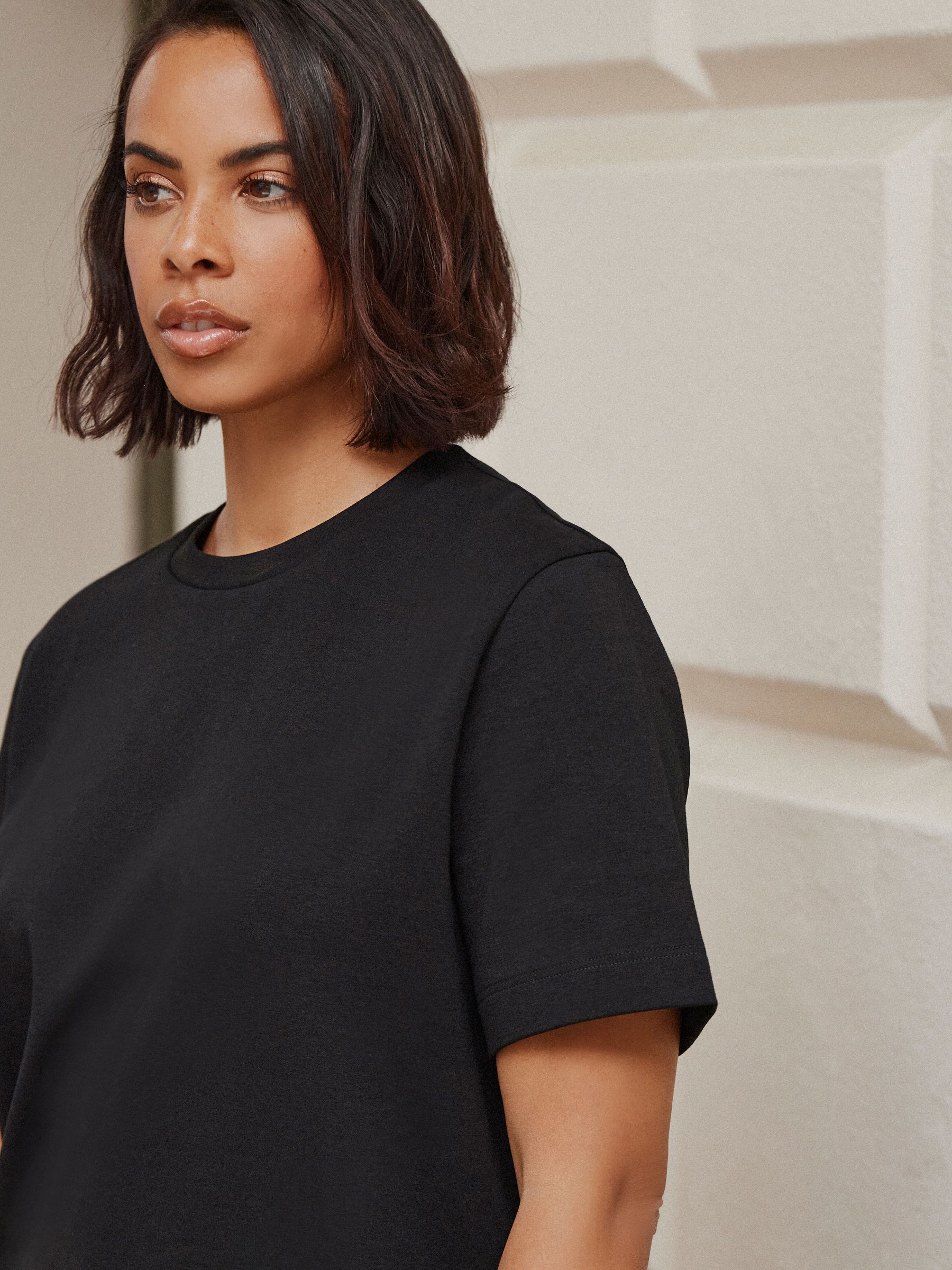 Zwart - Dik T-shirt met ronde hals en korte mouwen