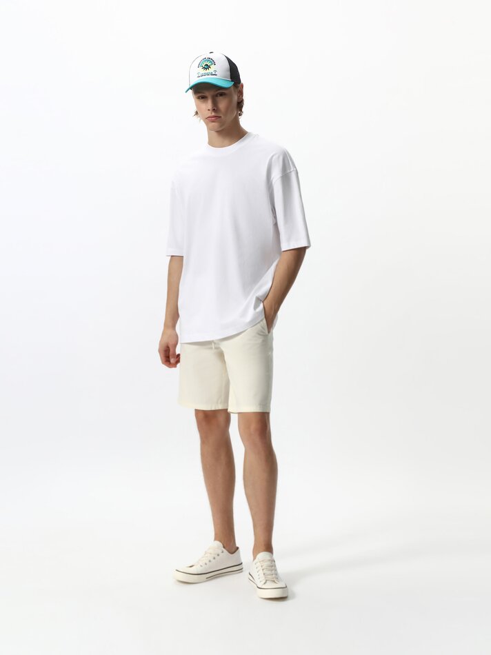 Camiseta básica oversized - Branca