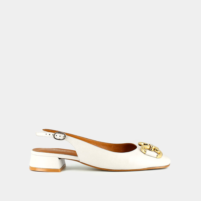 Ballerines slingback à bouts carrés et détails dorés  en cuir vieilli écru