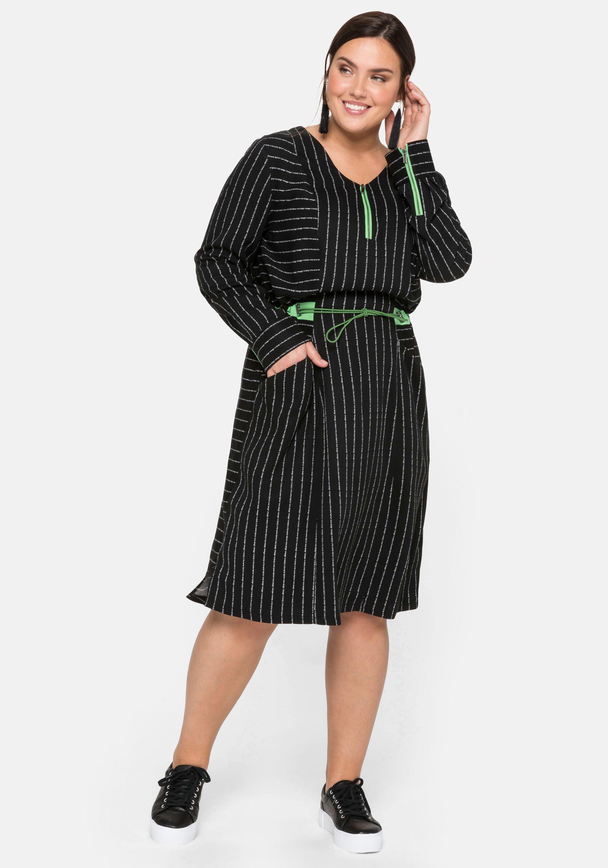 Kleid mit neonfarbenen Details