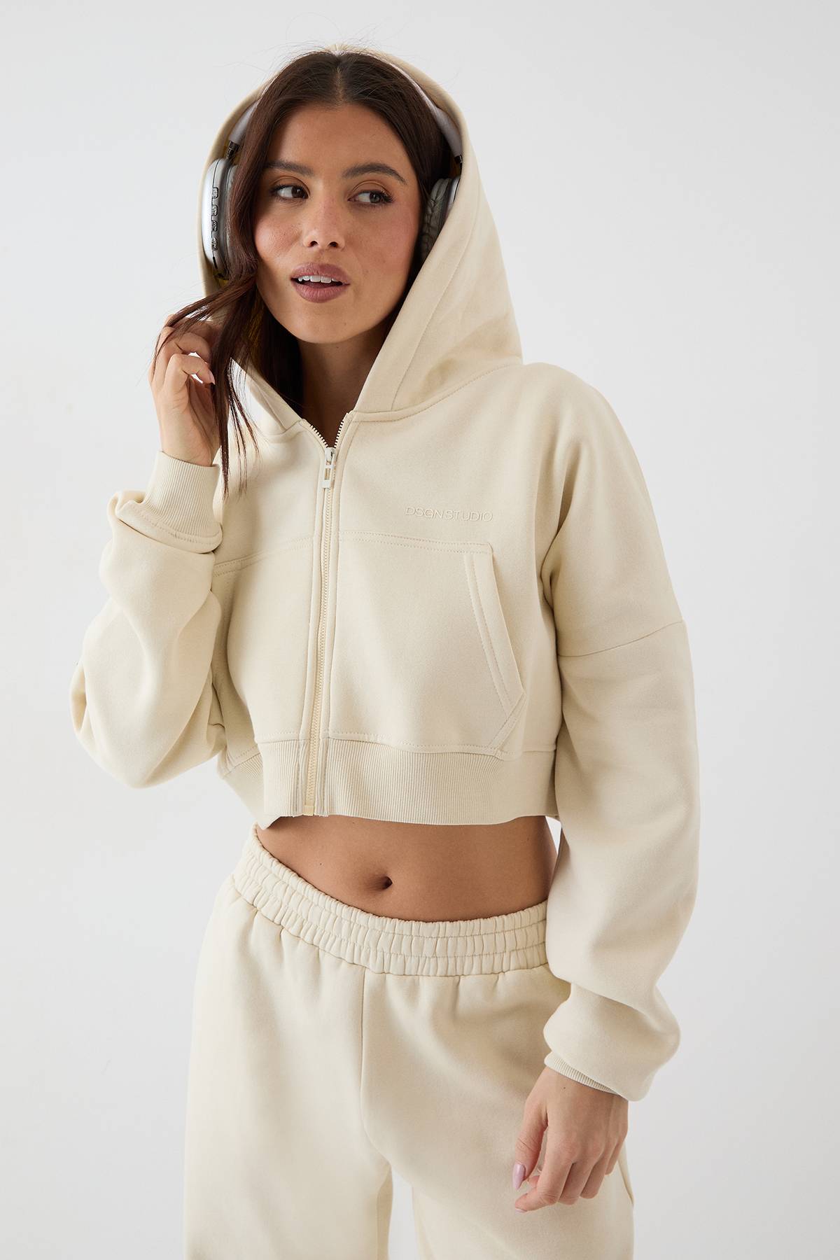 Sweat à Casynthétiqueche Zippé Court et Ample DSGN Studio