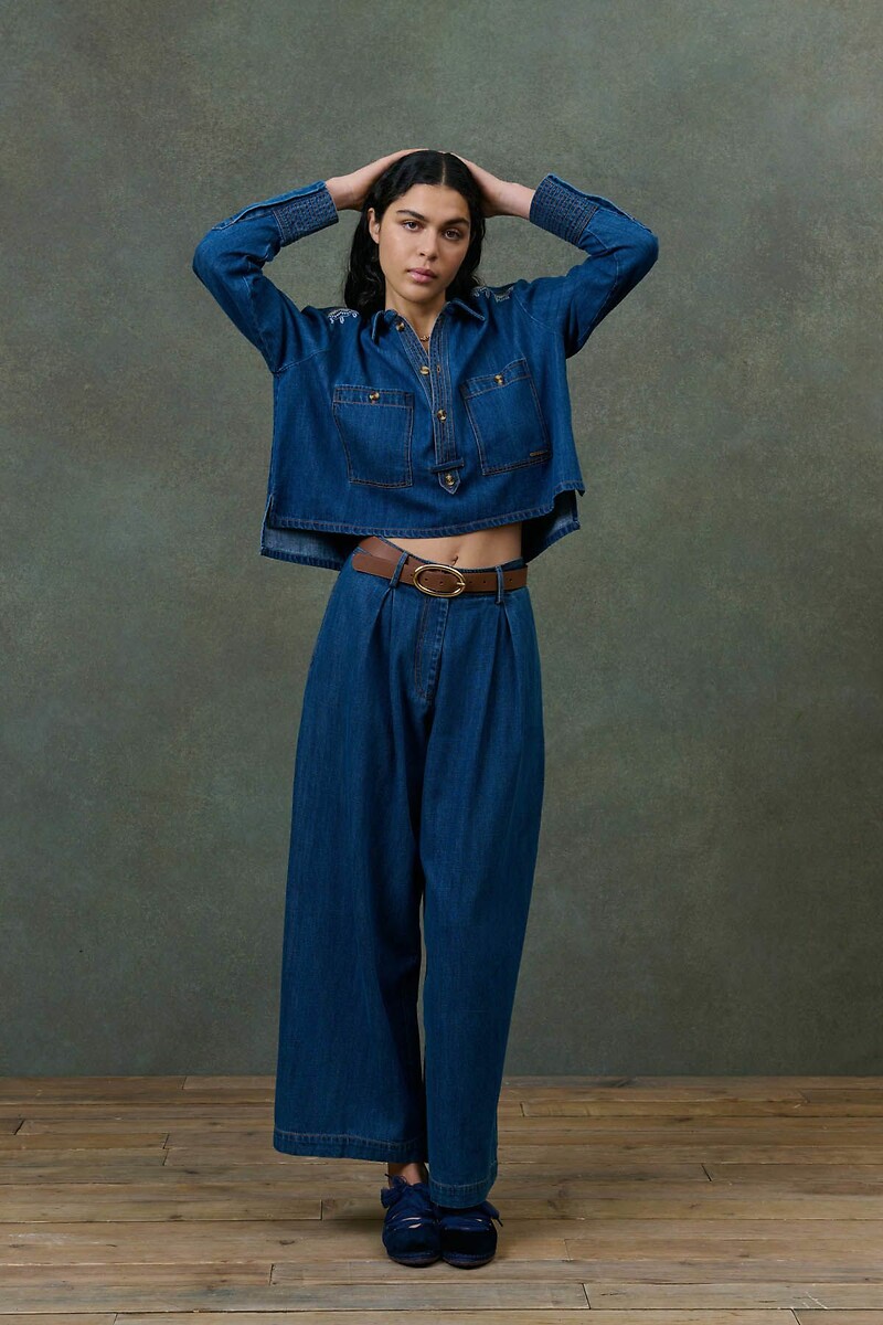LOUISE MISHA<br>Camisa jeans, detalhes bordados, ILAYANA