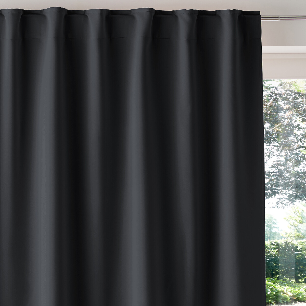 LA REDOUTE INTERIEURS<br>Cortina blackout Voda com laços ocultos