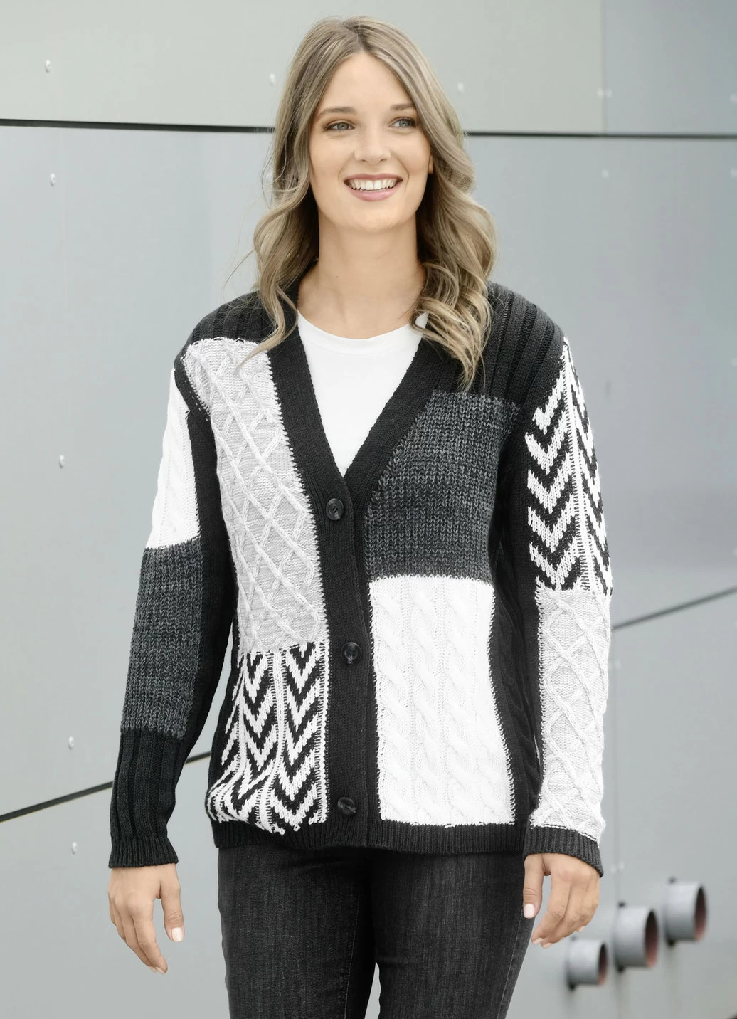 Strickjacke in Mustermix