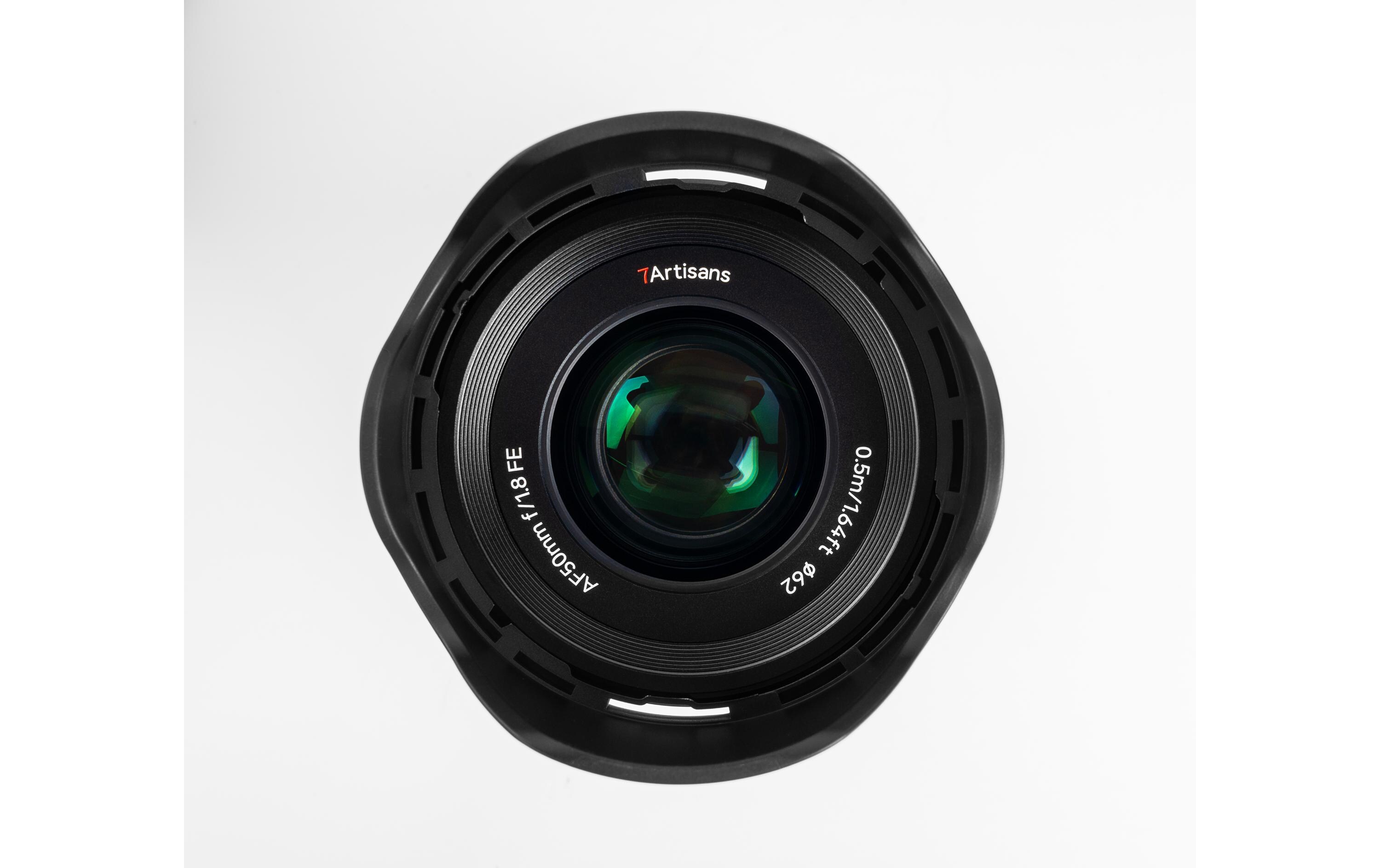 Festbrennweite 50 mm F/1.8 AF – Sony E-Mount<br>Speziell für Sony E-Mount-Vollformatkameras entwickeltes AF-Objektiv