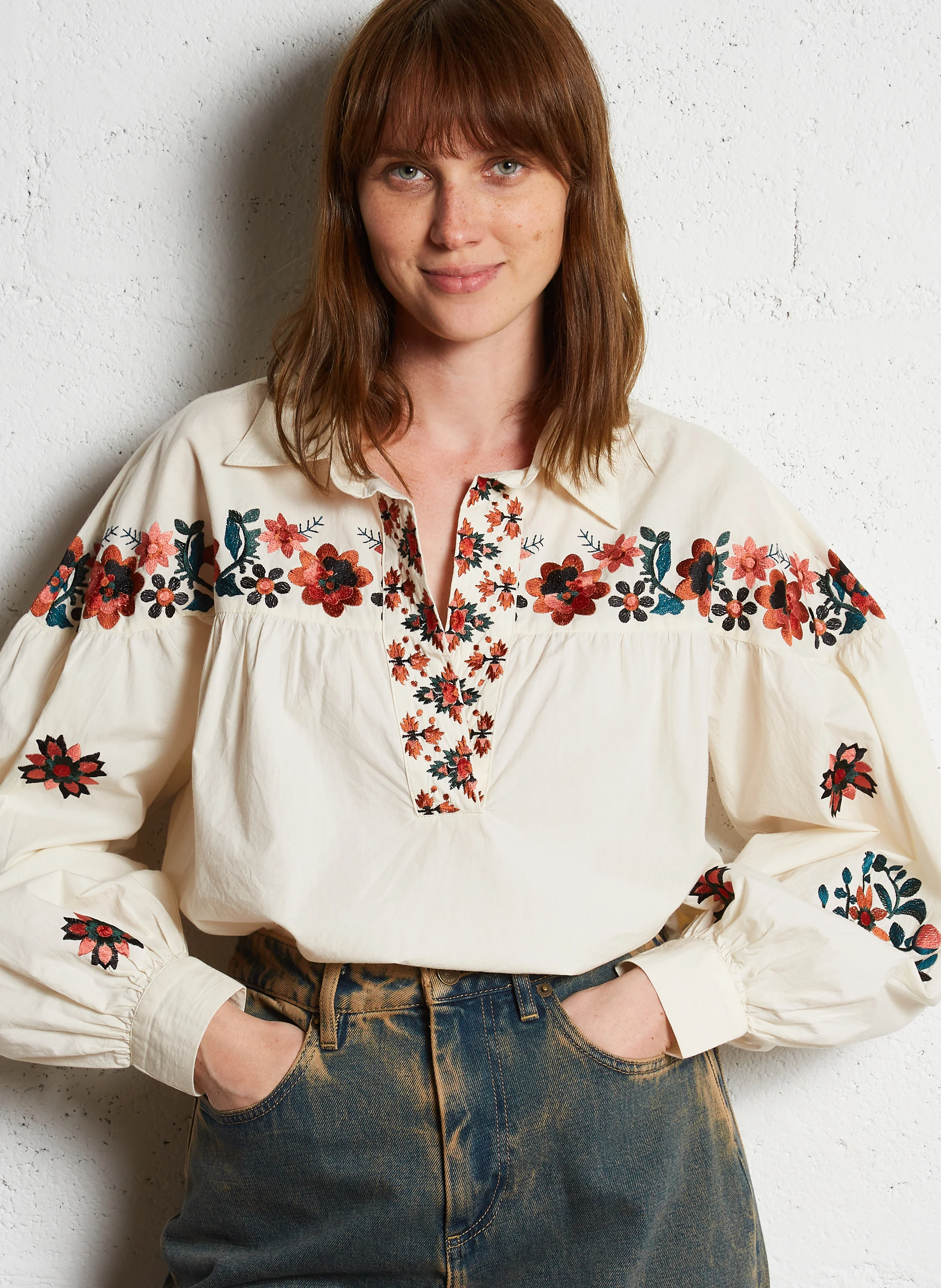 SERENA - Blouse col classique ample en coton brodé | Beige