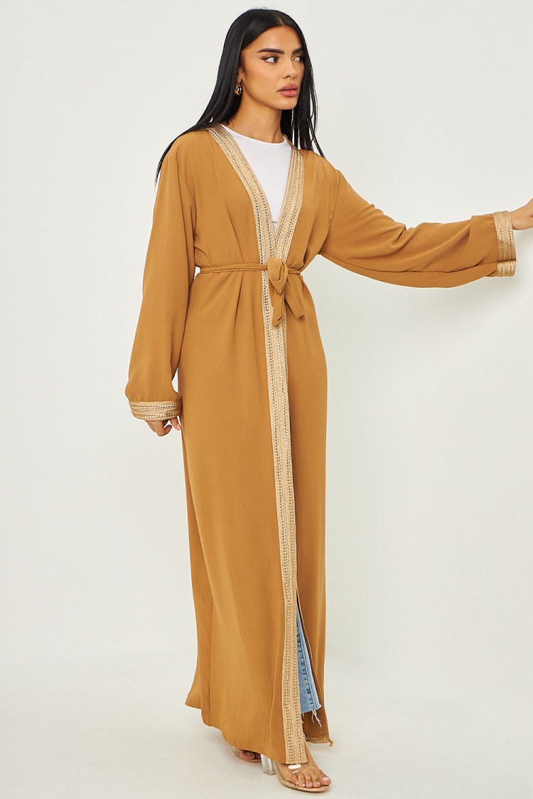 Kimono beige foncé ceinturé empiècement doré
