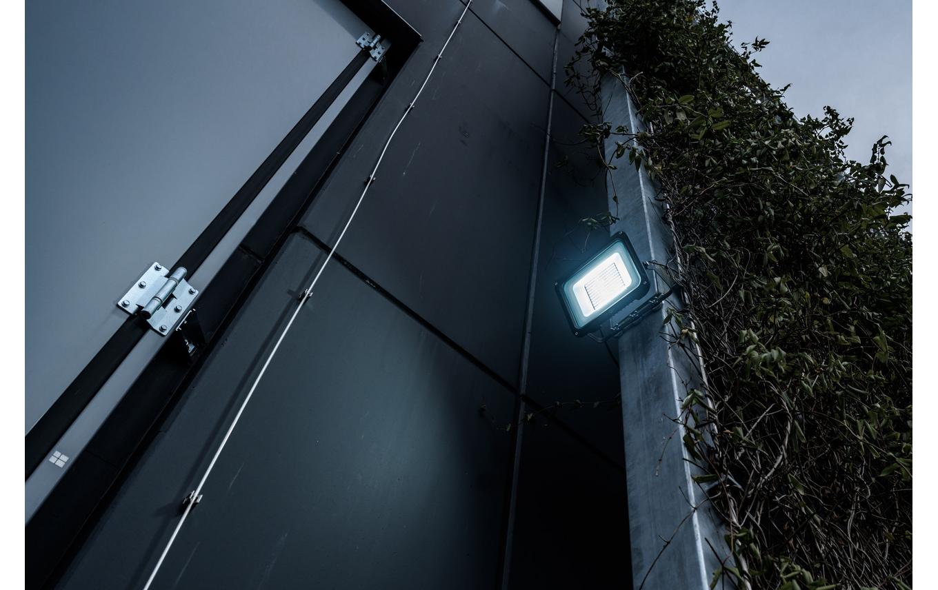 Scheinwerfer LED JARO 14060 100 W<br>LED-Aussenstrahler zur Wandmontage