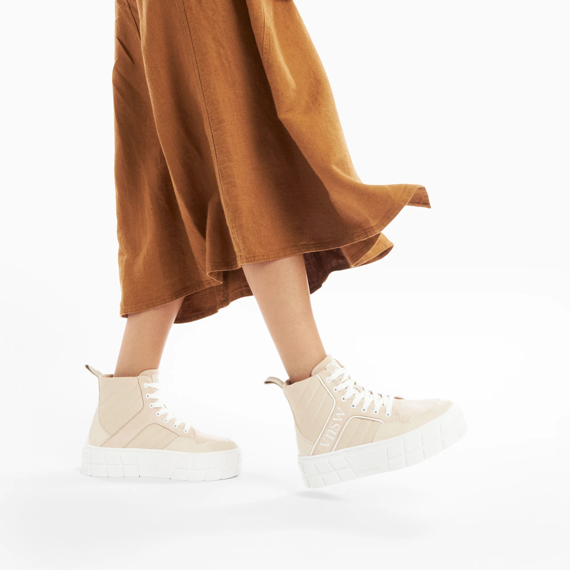 Sneakers-Baskets montantes Madeline beiges à semelle plateforme