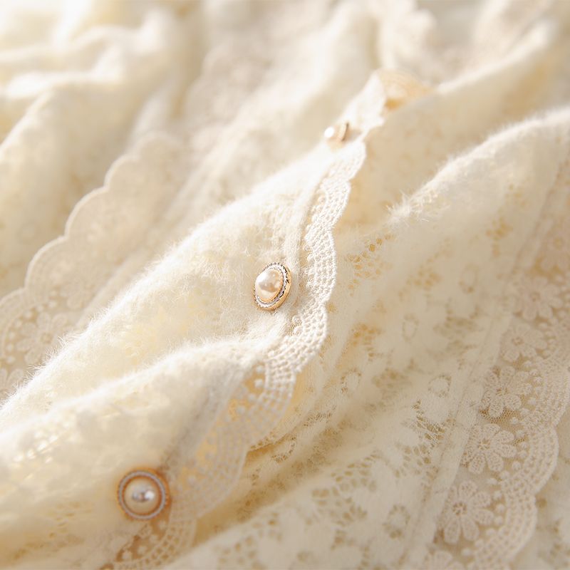 Jeonseon - Blouse met pofmouwen en kant