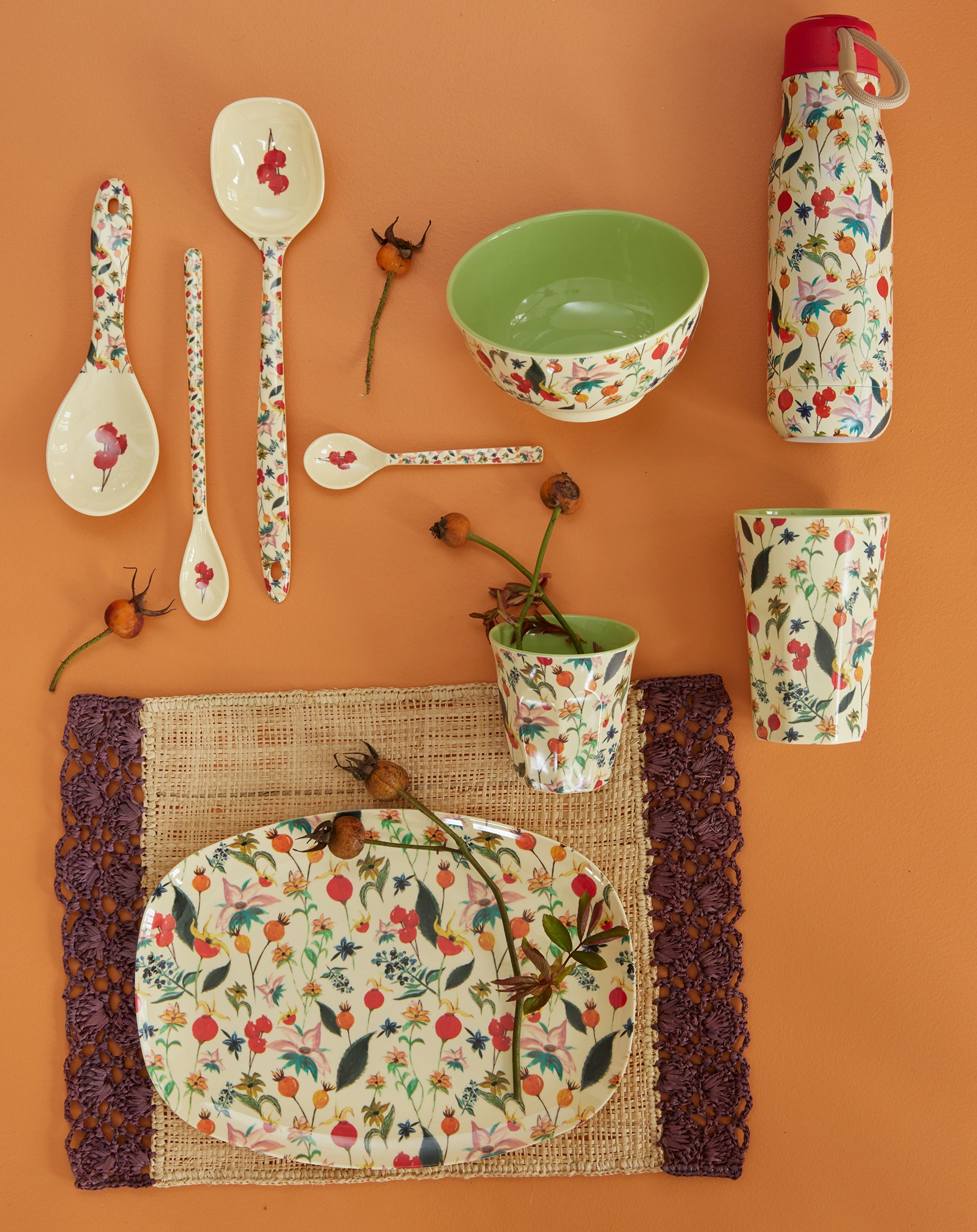 Melamin-Servierteller WINTER ROSEBUDS in creme