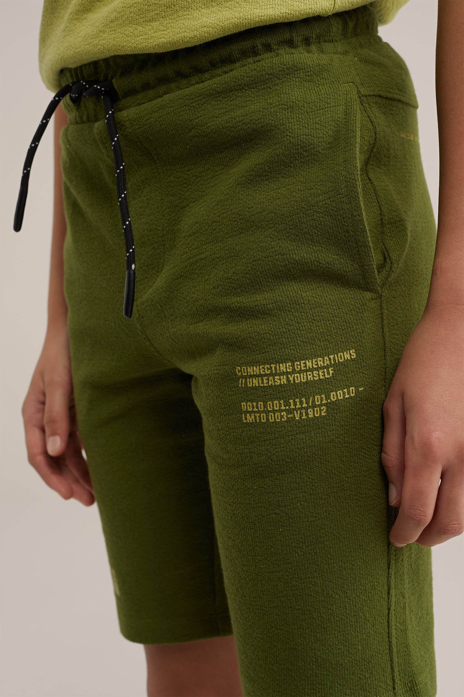 Jongens sweatshort met structuur Salty Dog Mosgroen