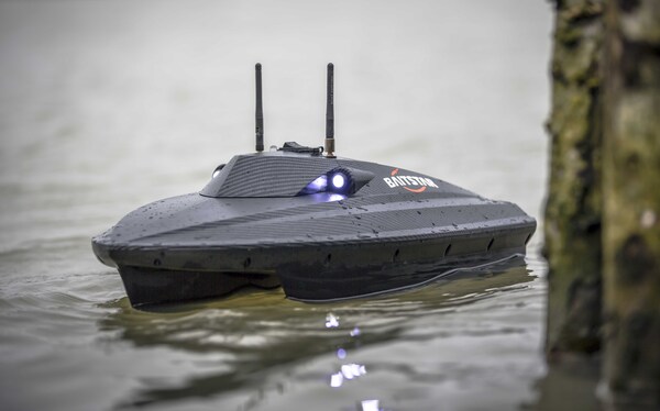 Bateau amorceur BaitStar Xpert Carbon AllinOne (GPS & détecteur de poissons)