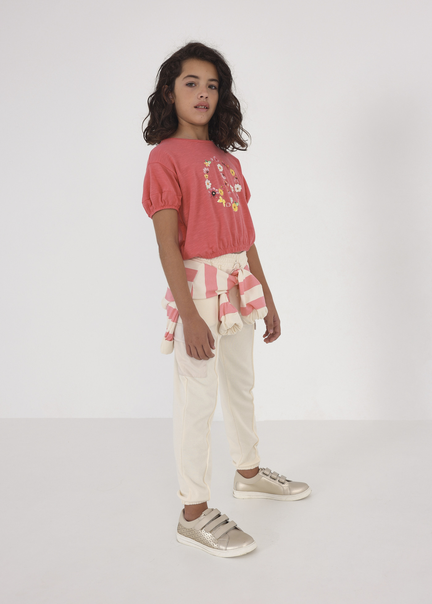 Camiseta feminina de algodão sustentável com mangas bufantes