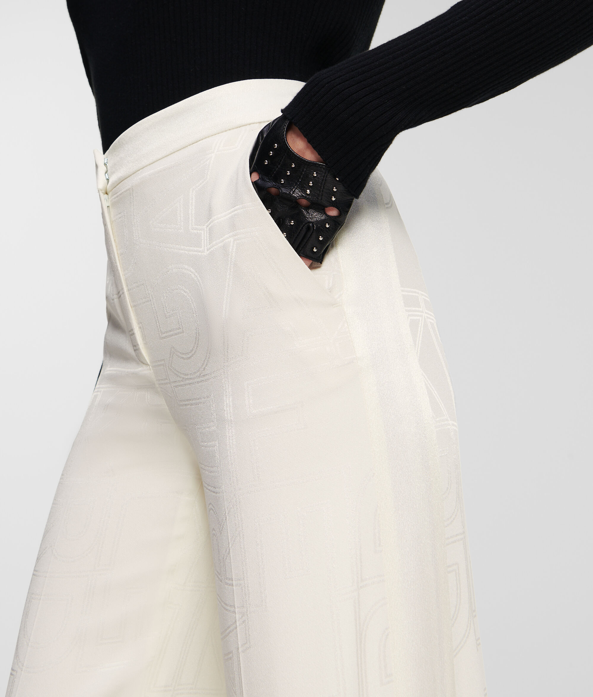 PANTALON HABILLÉ AVEC LOGO KARL