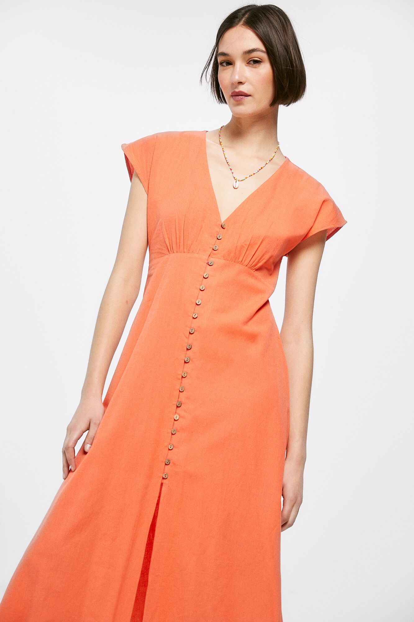 Vestido midi liso com botões, em linho e algodão - Laranja