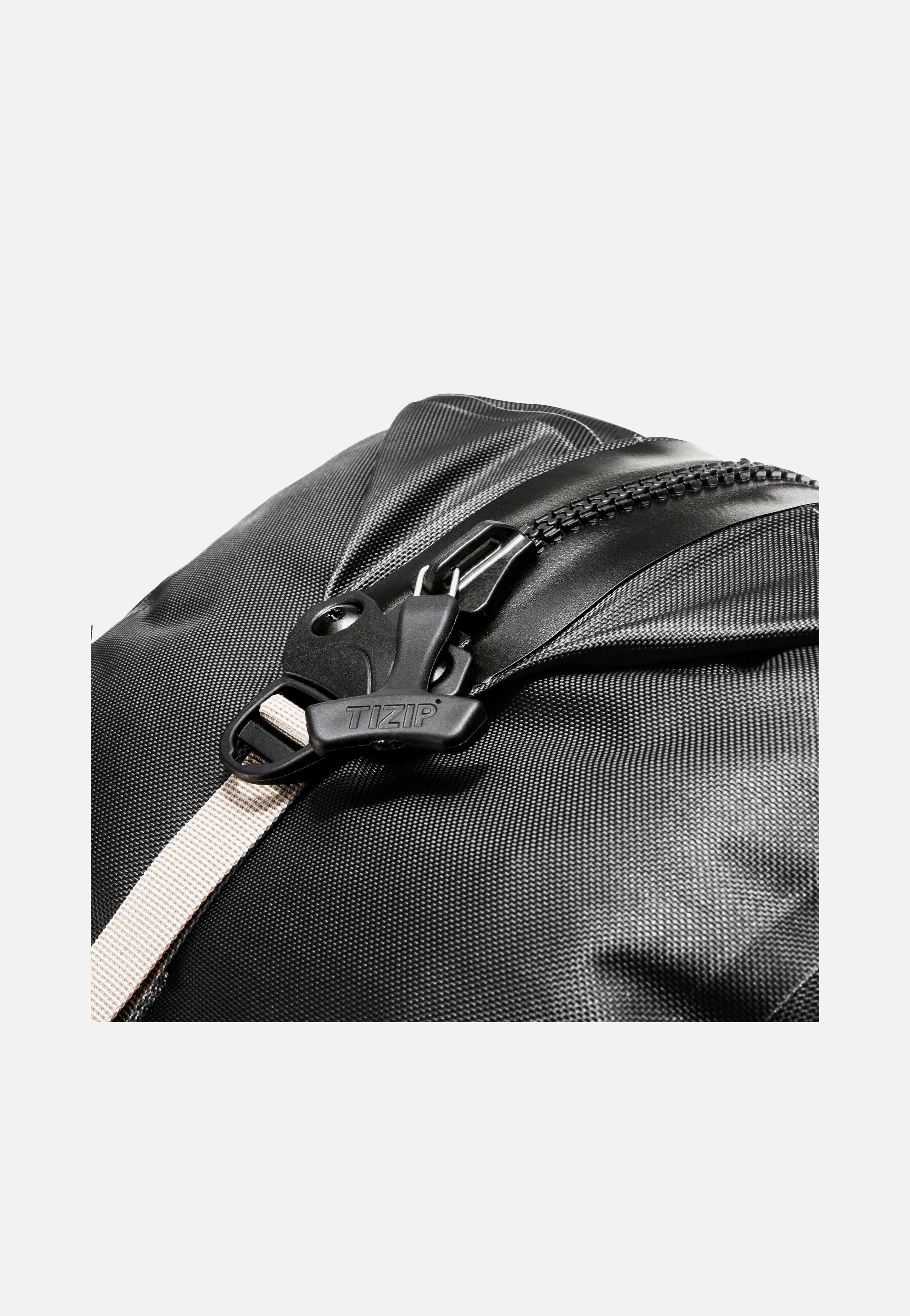 Atrack 35L Schwarz - Reiserucksack