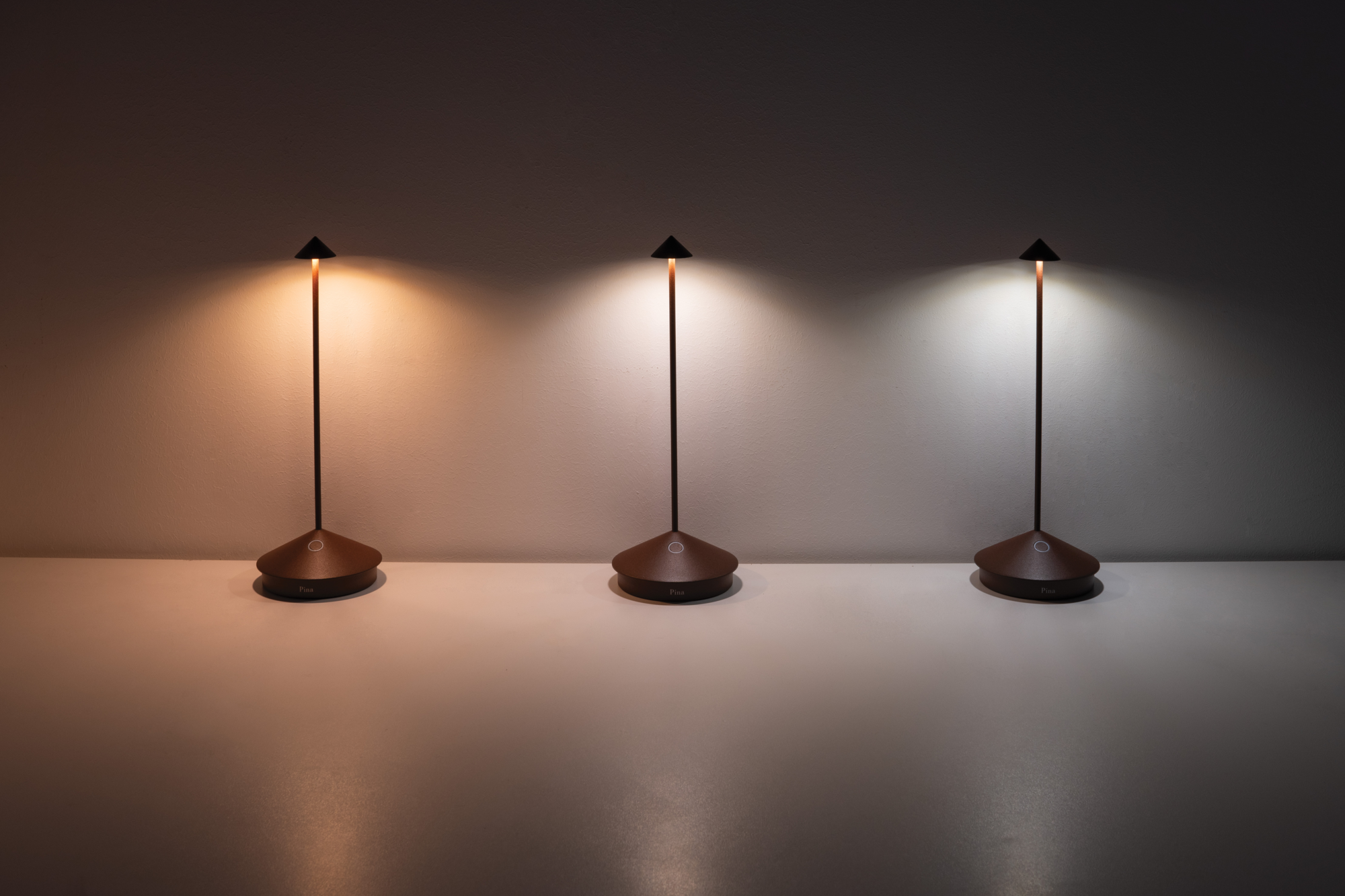 Zafferano Pina oplaadbare tafellamp
