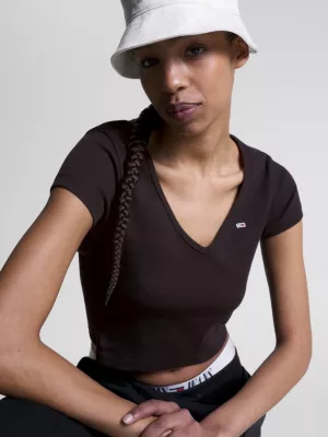 Camiseta cropped canelada essencial com decote em V