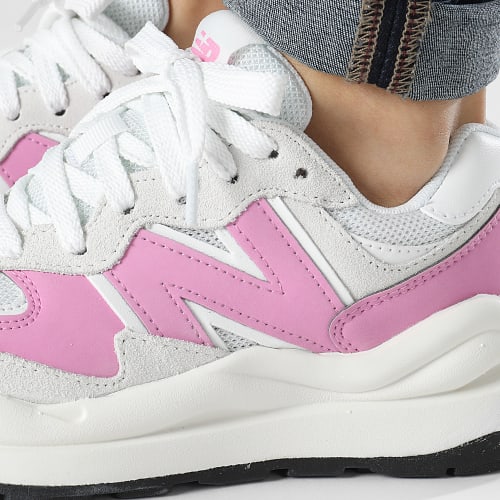 Baskets Femme Lifestyle 5740 W5740SVA Soft Grey Hot Pink