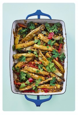 The Roasting Tin Around the World: Global One Dish Dinners - Rukmini's Roasting Tin (Hardback)