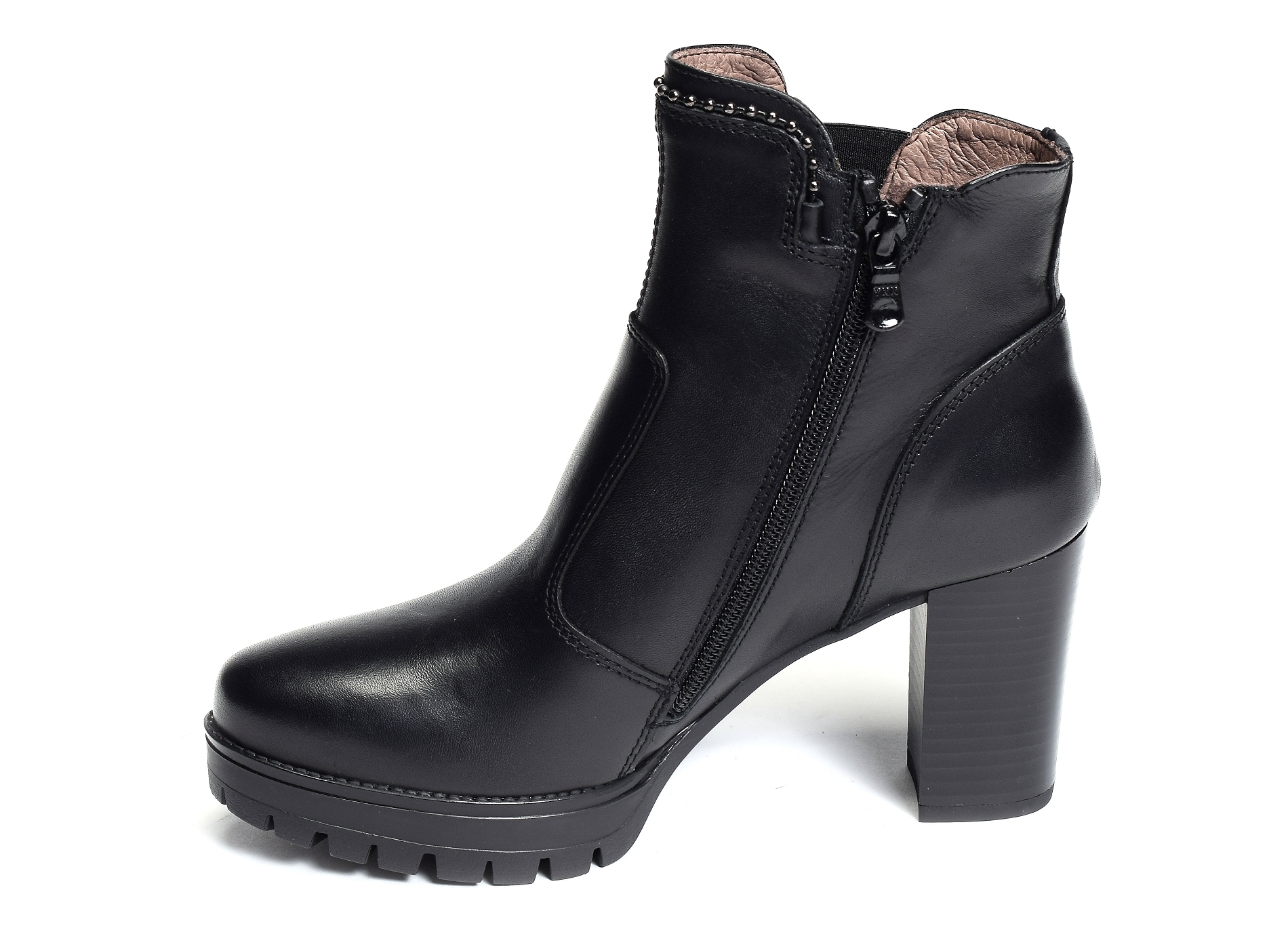 05831 noir