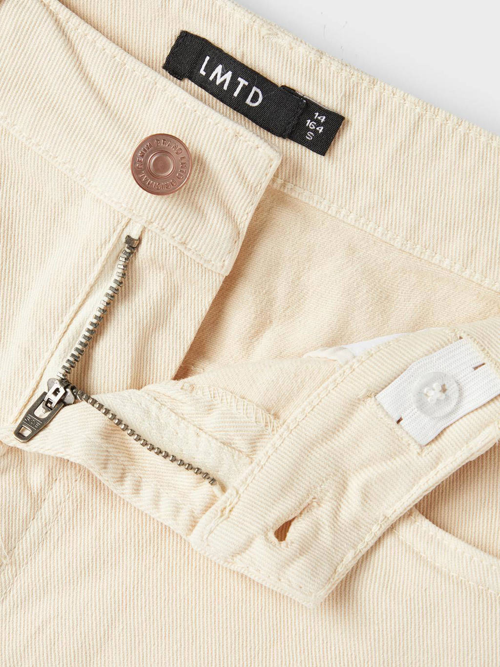 LMTD mom short NLFCOLIZZA beige