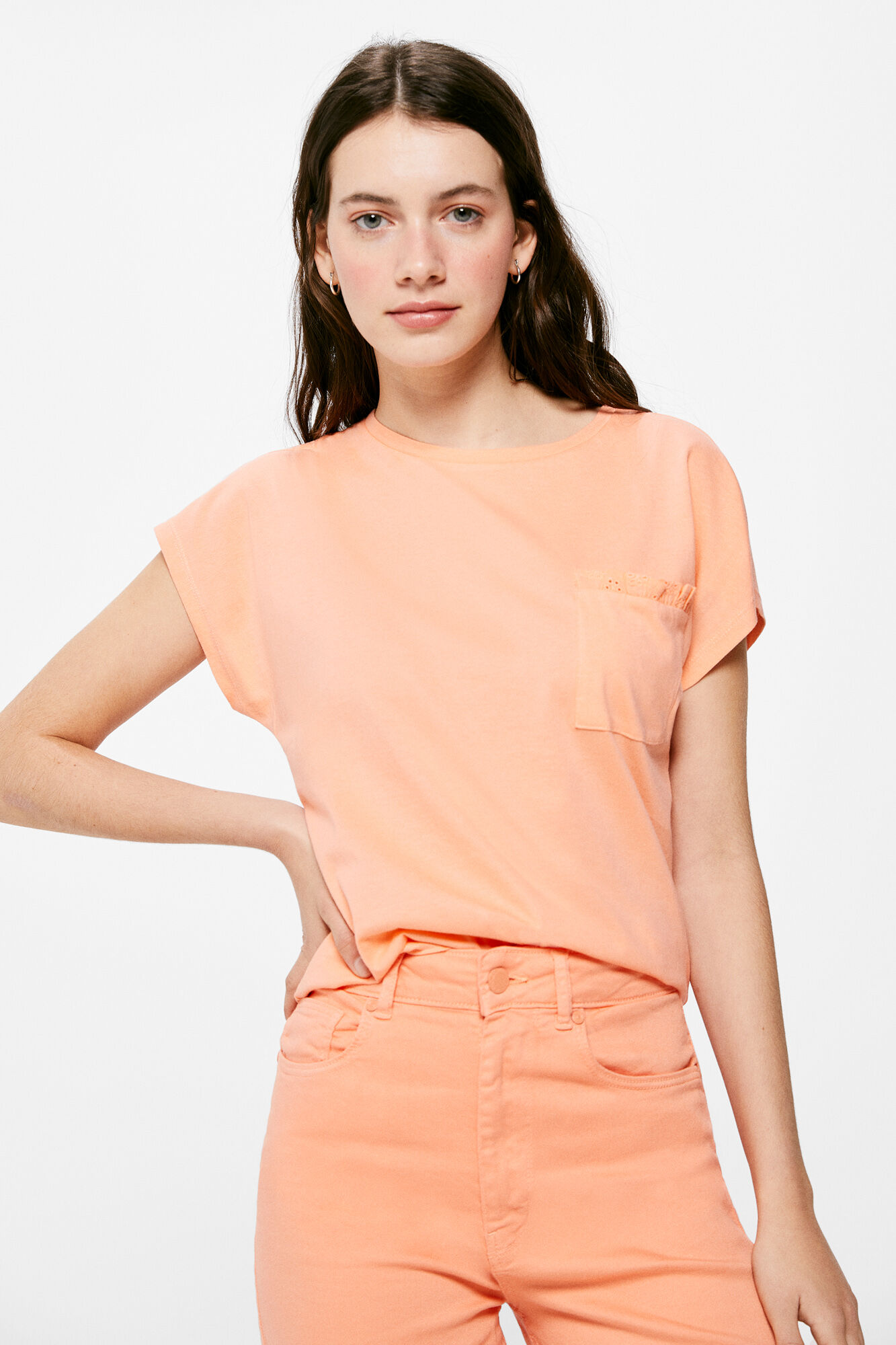 Camiseta de bolso com bordado suíço - Bordô
