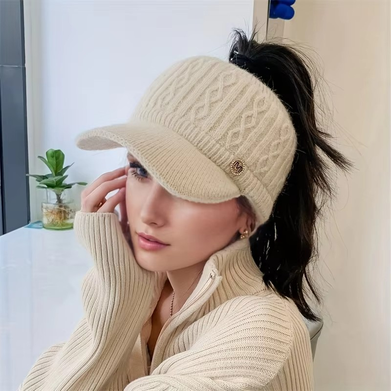 Damen Strick Baseball Cap Winter Mütze Schirmmütze Accessoire Schiebermütze mit Zopfloch (One Size) - Beige
