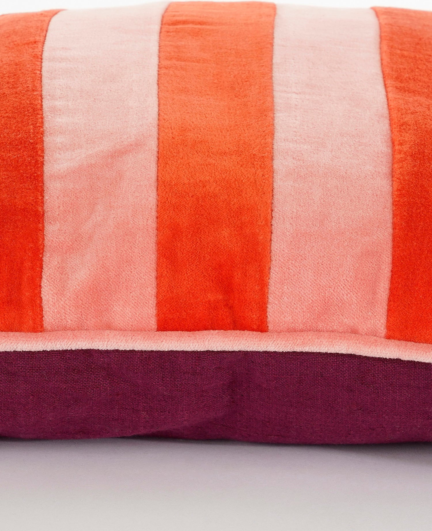 In the Mood sierkussen Clair roze / oranje 55 x 35 cm