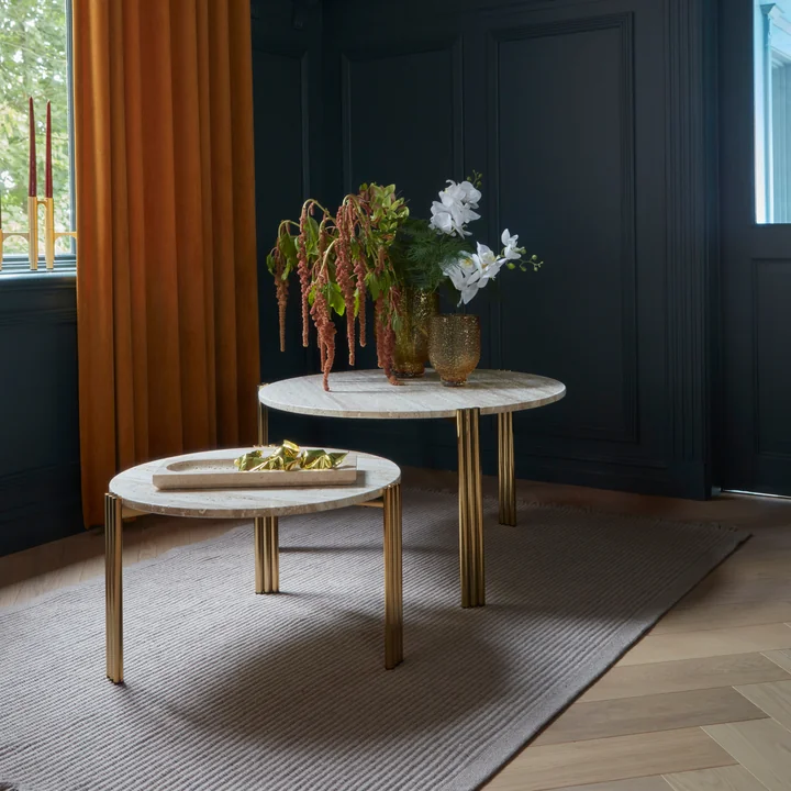 AYTM - Tribus Beistelltisch, Ø 60 cm, gold / Travertine